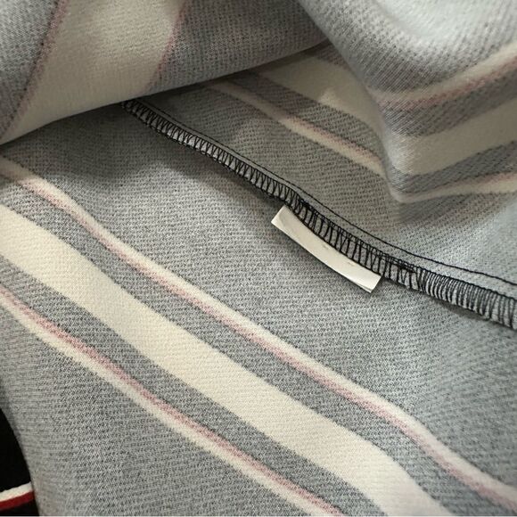 Zara Woman Black Red & White Stripe Collarless Cropped Blouse Size Medium - Picture 11 of 11